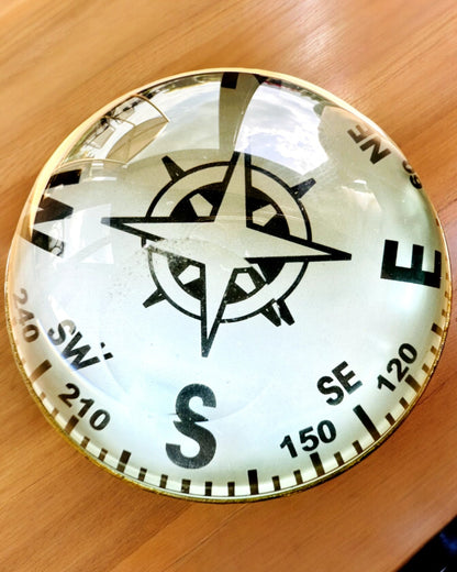 Bailey Compass Clock - Elegante Relógio com motivo de Bússola com Possibilidade de Gravação