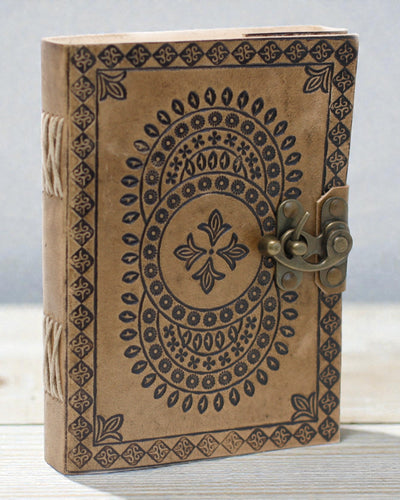 Mandala Harmonia – Caderno de Notas em Couro com Mandala em Relevo