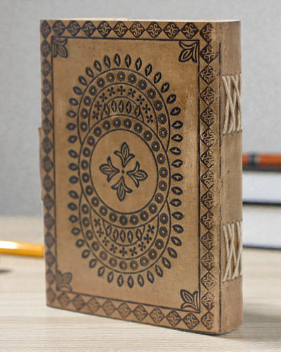 Mandala Harmonia – Caderno de Notas em Couro com Mandala em Relevo