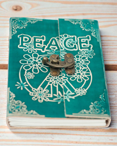 Caderno de notas em couro Green Peace com fecho (18x13 cm)