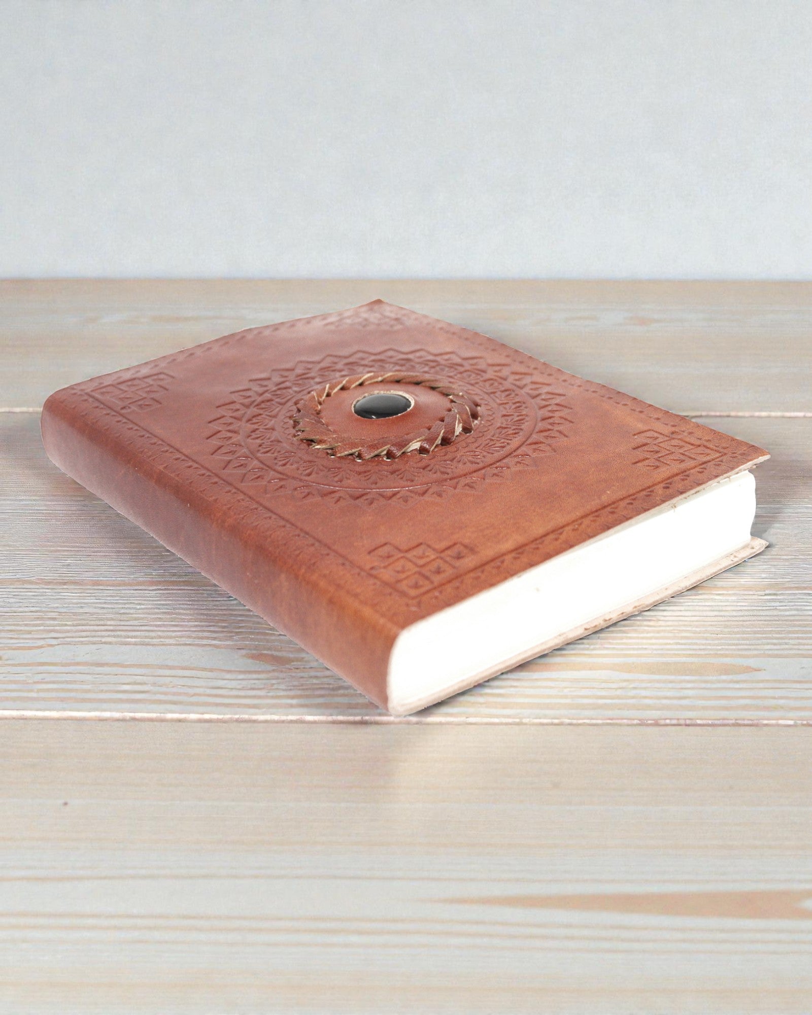 Umbra Mandala – Caderno em Pele com Ónix Preto