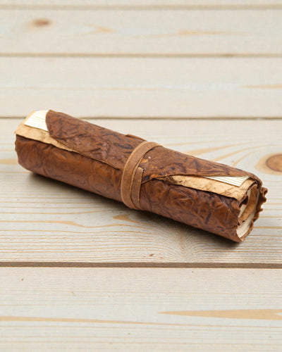 Caderno de Viagem em Pele Enrolável – Natural (21 x 15 cm)
