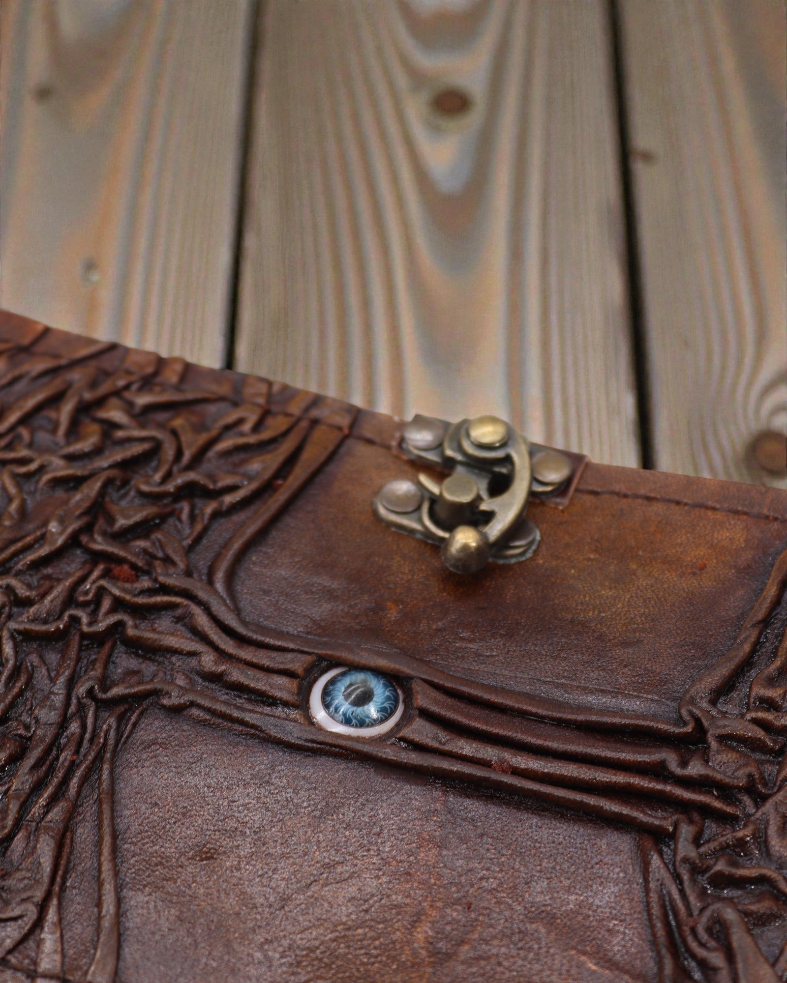 Arbor Oculus – Caderno de Notas em Couro Árvore da Vida com Mau-Olhado