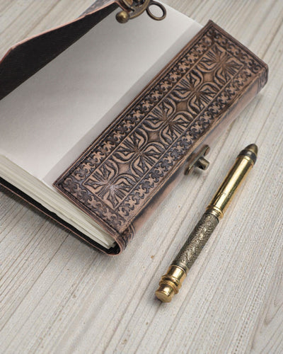 Caderno de Notas em Couro Lotos Mandala Serenity – Diário Esotérico 17,5 × 12,5 cm