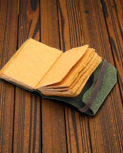 Green Maze de época – caderno de notas em pele com folhas envelhecidas 12,7 × 8,9 cm