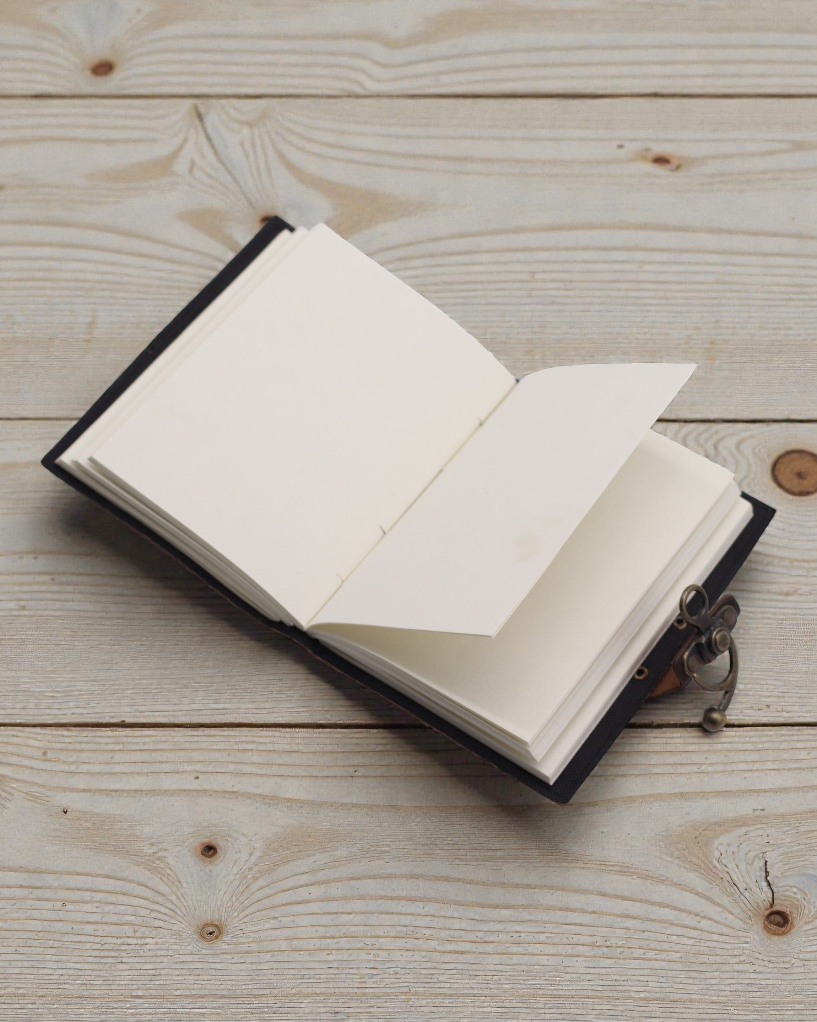 Caderno de Notas Motivacional em Couro Never Give Up On Your Dreams – 17,8 × 12,7 cm