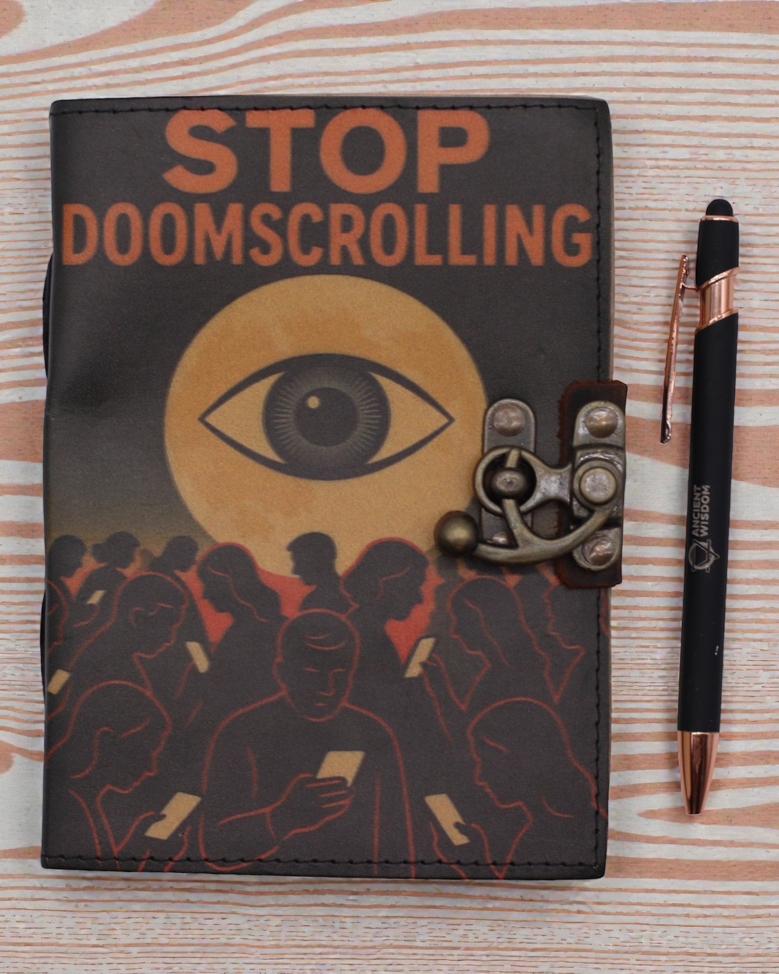 Caderno em Pele com Estampado – Stop Doomscrolling (17,8 × 12,7 cm)