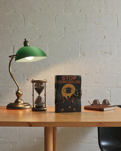 Caderno em Pele com Estampado – Stop Doomscrolling (17,8 × 12,7 cm)