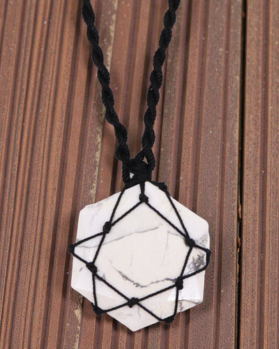 Equilíbrio Branco – Colar de Macramé com Howlite Branca