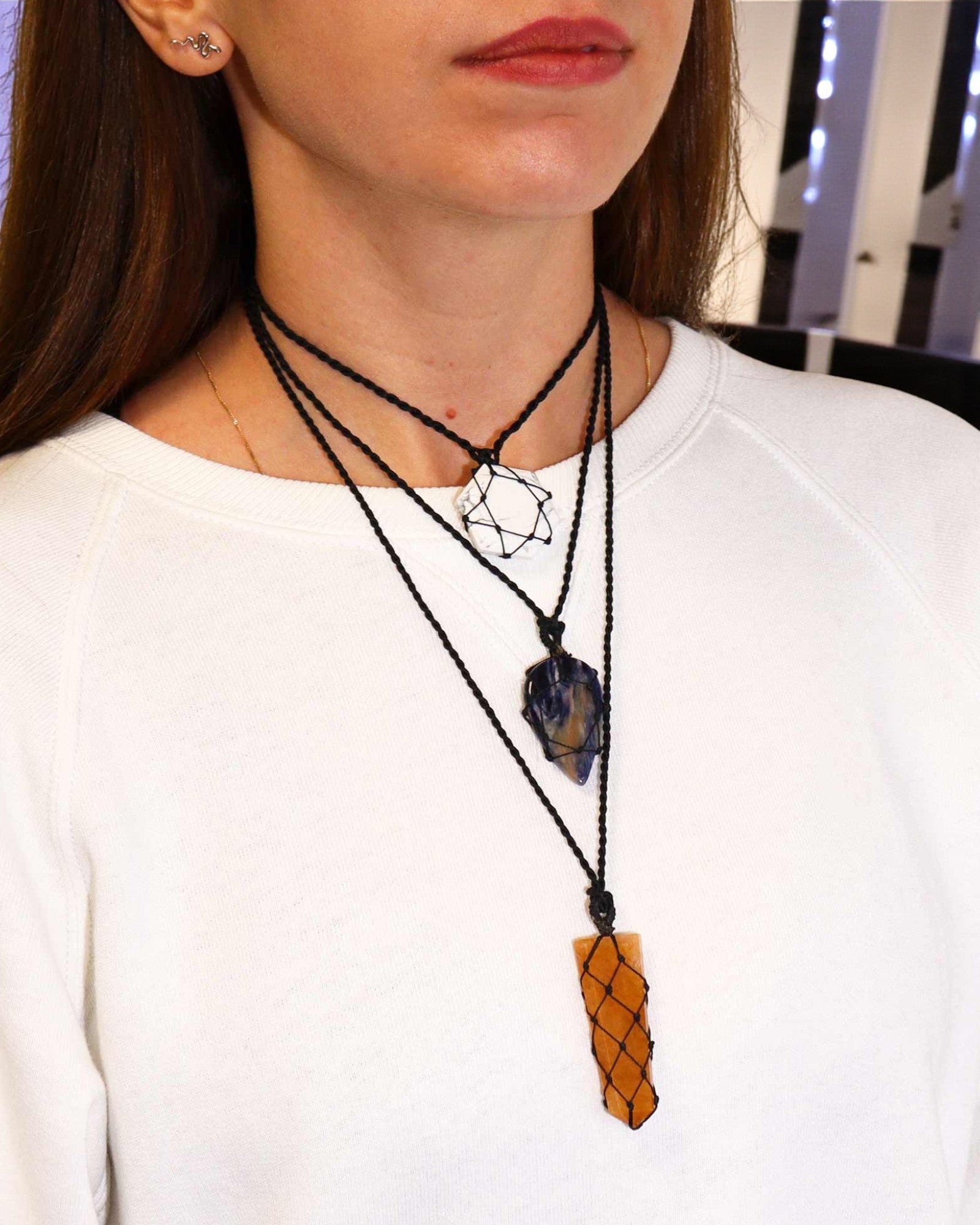 Equilíbrio Branco – Colar de Macramé com Howlite Branca