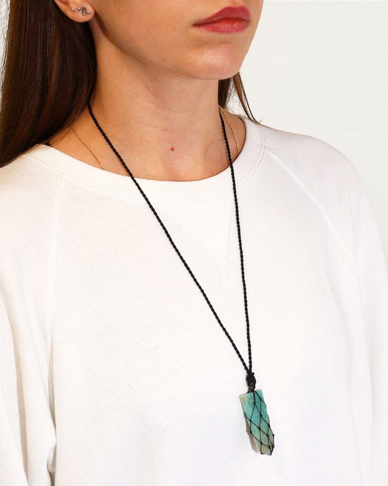 Ponto de Harmonia – Colar de Macramé com Amazonite em Ponta