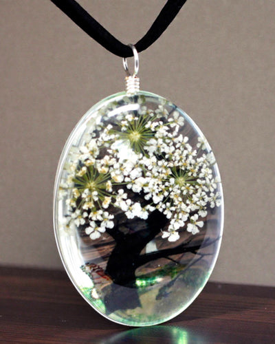 Harmonia Branca – Conjunto de Joias Branco com Flores Secas Árvore da Vida