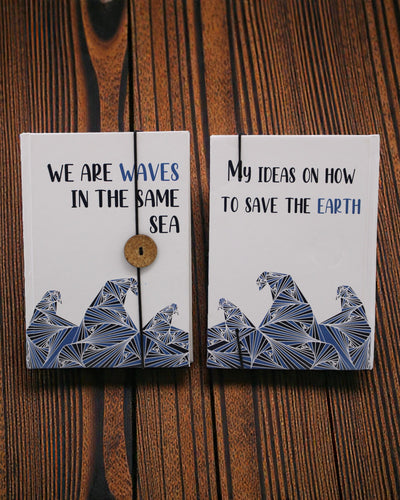Waves Together – pequeno caderno de notas com tira e botão de coco 18 × 12,5 cm, 200 páginas