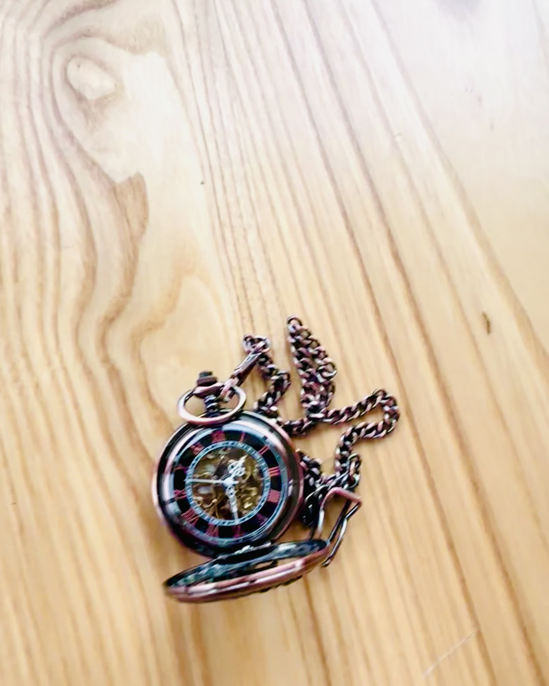 Relógio de Bolso "Equus Tempus" - Cor: Castanho, Ouro Rosa com Motivo de Cavalo, possibilidade de personalização com gravação