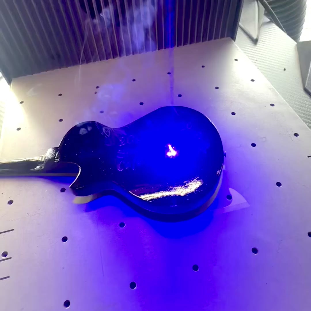 Mini guitarra Metallica James Hetfield