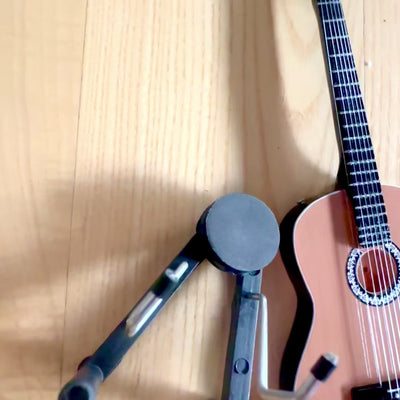 Mini Guitarra Clássica com Gravação - Decoração de Madeira de Mogno 25 cm