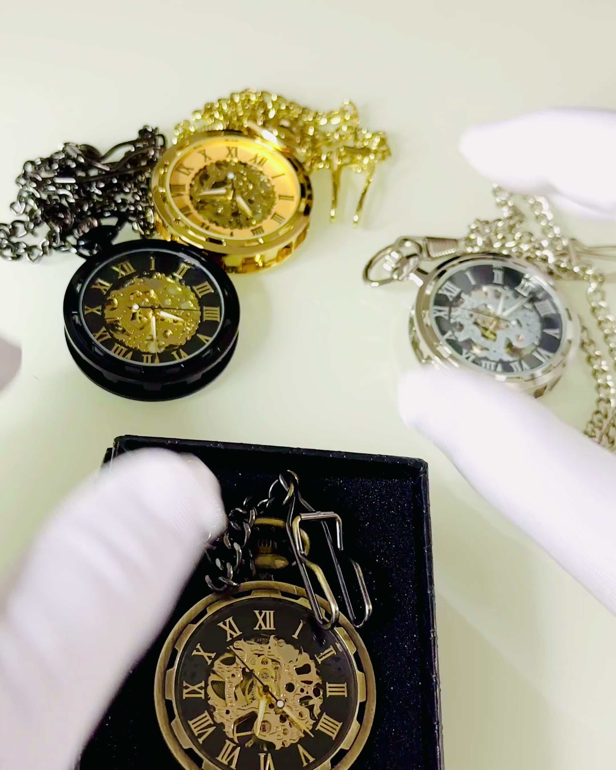 Relógio de Bolso Mecânico Exclusivo Prateado em Estilo Retro, à Prova de Água - Elegância para Qualquer Ocasião, com gravação