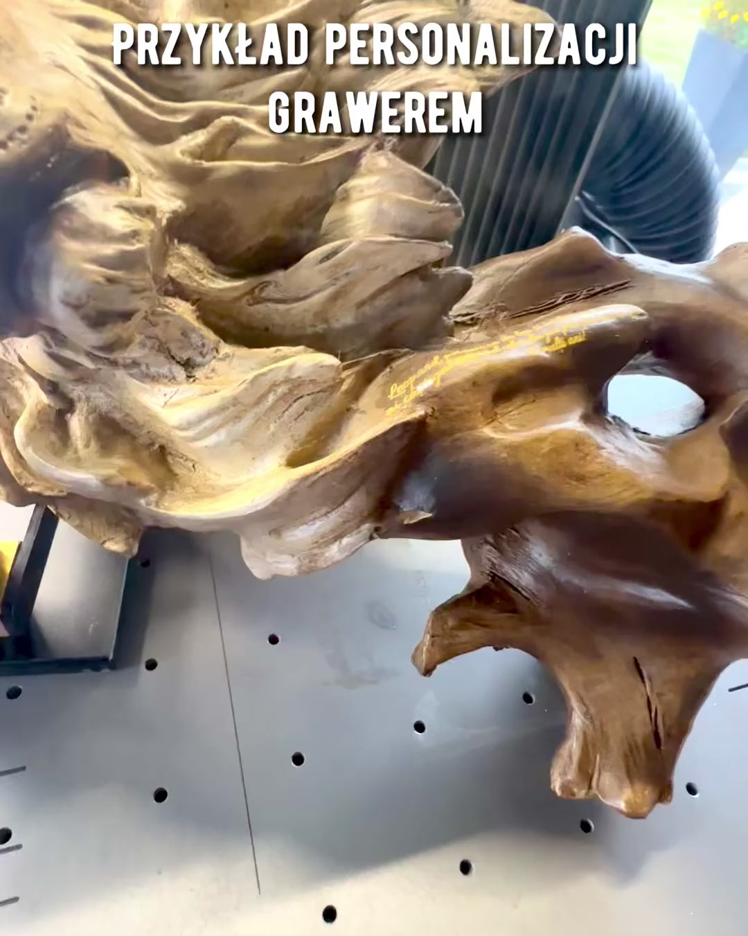 "Wilczy Duch" – Estatueta Decorativa com possibilidade de personalização com gravação, para presente