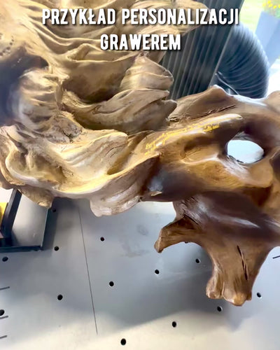 "Wilczy Duch" – Estatueta Decorativa com possibilidade de personalização com gravação, para presente