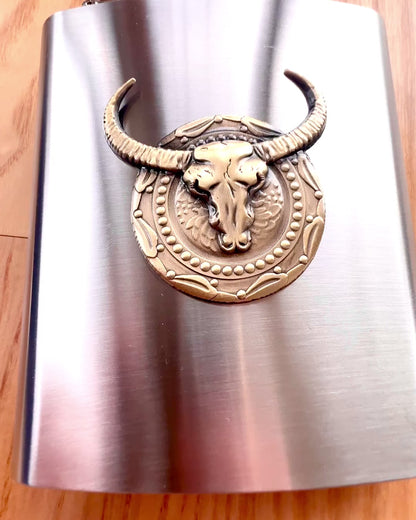 Bizon Flask – Cantil Estiloso com Motivo de Bisão - possibilidade de personalização com gravação para presente
