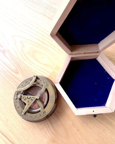 Bússola do Capitão Explorer 2 – possibilidade de gravação personalizada para presente, disponível em 2 variantes de cor