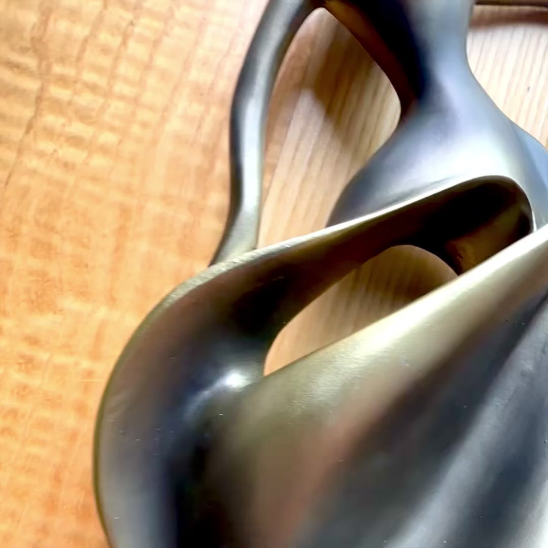 Estatueta de bailarina em dourado antigo 24 cm com possibilidade de gravação personalizada