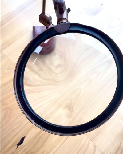 Lupa artesanal "Royal Magnifier" com base e suporte ajustável - possibilidade de personalização com gravação para presente