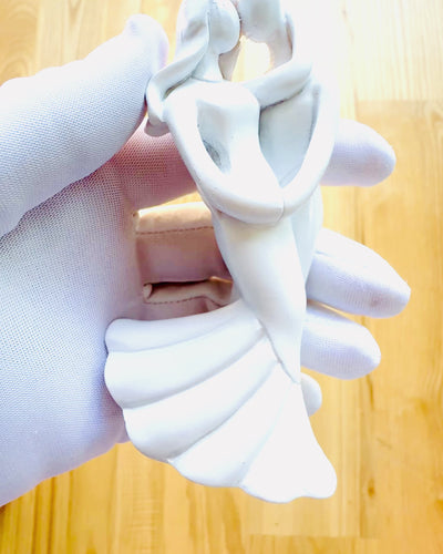 Elegante Conexão - Pequena Estatueta Decorativa com Opção de Gravação - cor branca