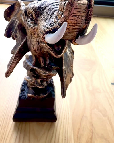 Estatueta Decorativa "Orgulho da Savana" – Figura de Cabeça de Elefante com possibilidade de gravação, para presente