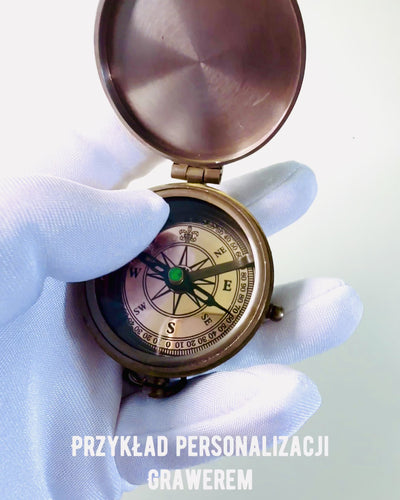 Bússola Odysseus Indiana – Joia Retro do Explorador - possibilidade de gravação