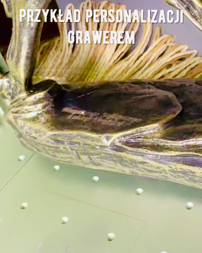 Estatueta de Cavalo a Galopar em Resina com Opção de Gravação