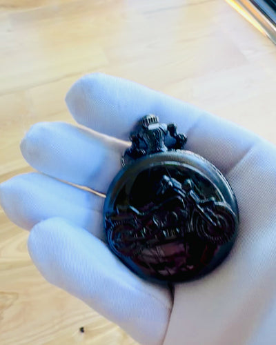 Elegante Relógio de Bolso Paixão Motociclística, possibilidade de personalização com gravação