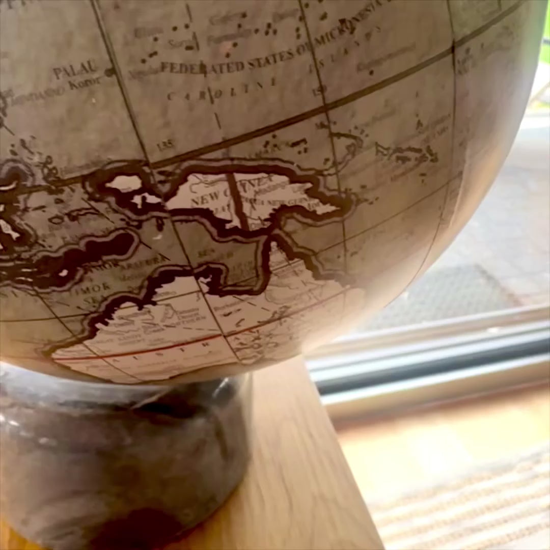 Globo decorativo em base de pedra 30cm com possibilidade de personalização com gravação - Presente elegante em tons de cinza e pedra preta