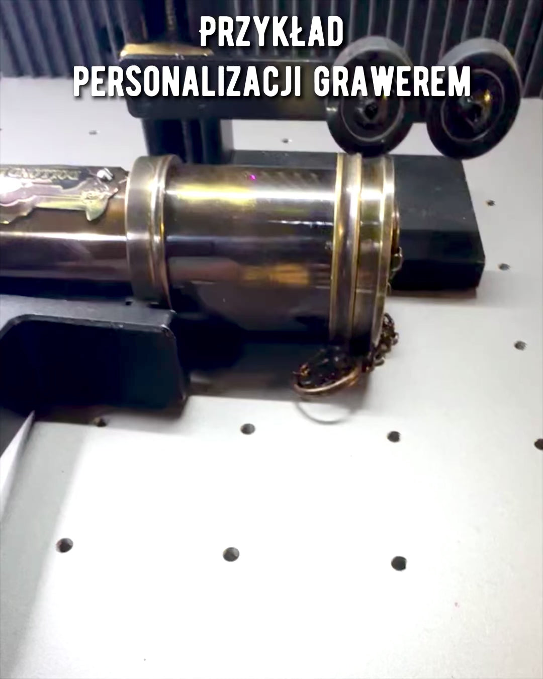 Luneta Premium "Voyager" com Luneta Gravada e Estojo de Pele Natural, possibilidade de personalização com gravação para presente