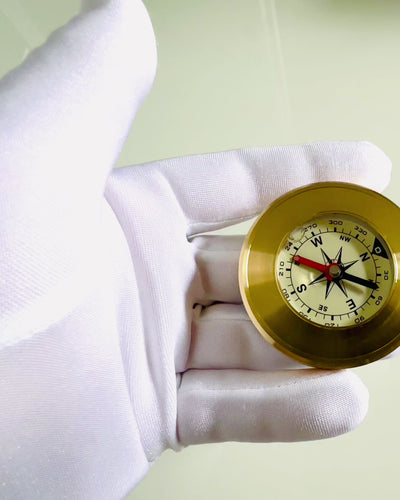 Bússola de Navegação com Possibilidade de Gravação, Latão, Design Clássico – 5 cm