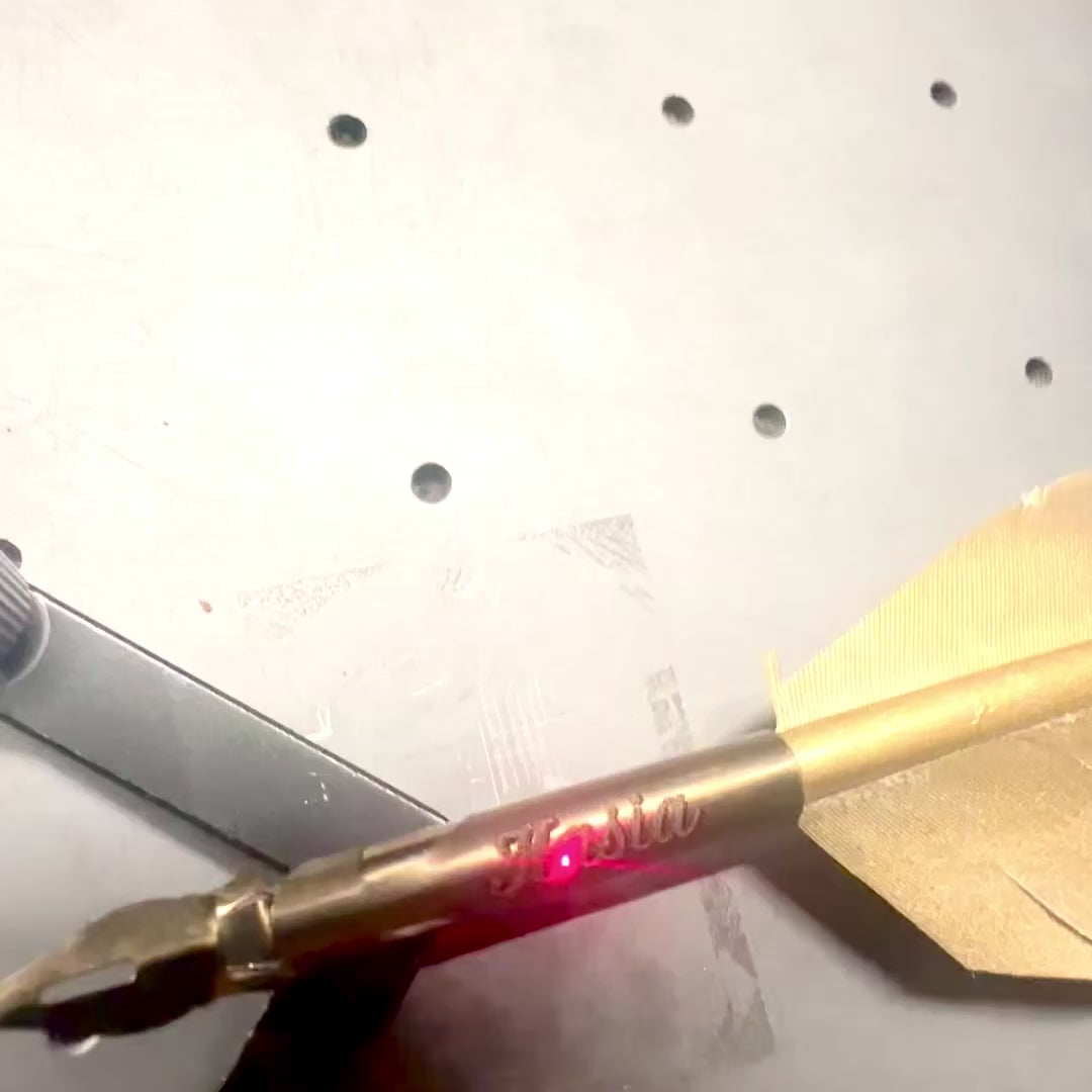 Caneta de ganso dourada para caligrafia com possibilidade de gravação personalizada