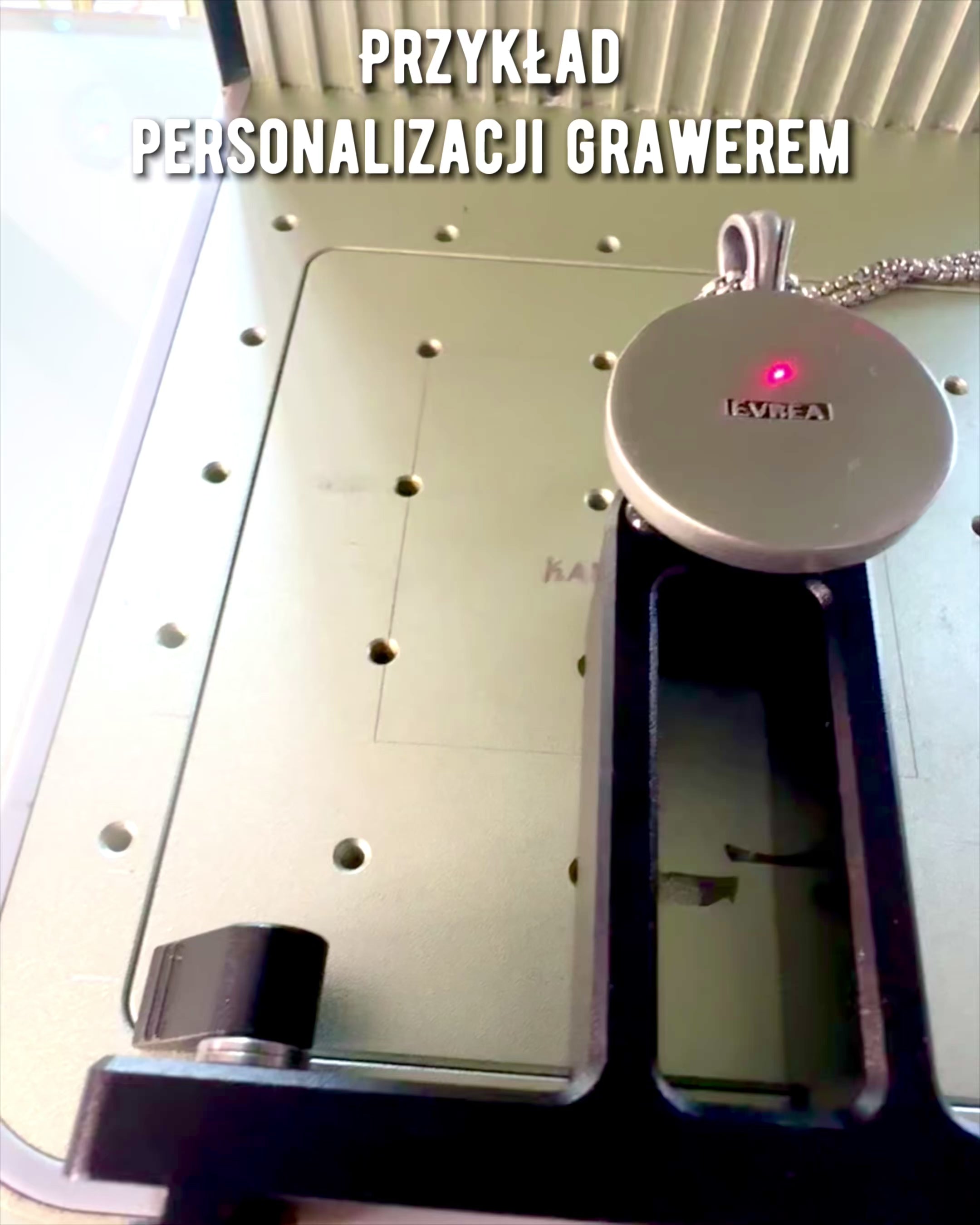 Colar Bússola "Eurla" - possibilidade de personalização com gravação