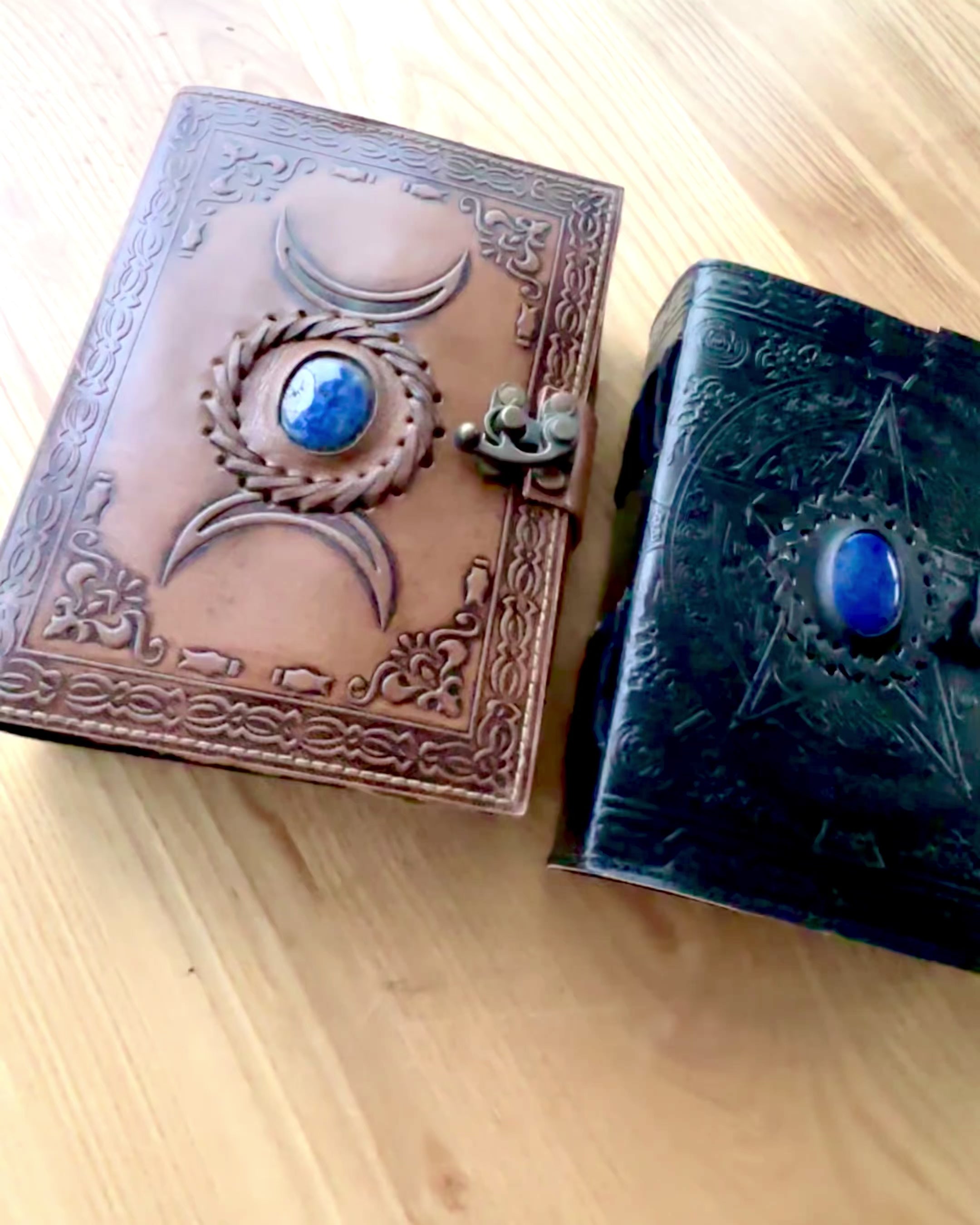 Dziennik Premium, Padrão Antigo, Caderno de Couro "Magiczna Kronika" 200 páginas, 2 variantes à escolha, personalização com gravação
