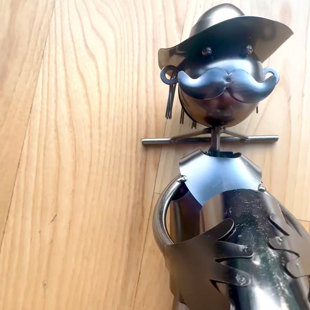 Suporte metálico para vinho - caminhante, possibilidade de personalização com gravação