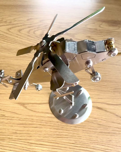 Modelo Metálico de Helicóptero "SkyRider" – Suporte de Secretária Ajustável com Personalização Gravada para Presente