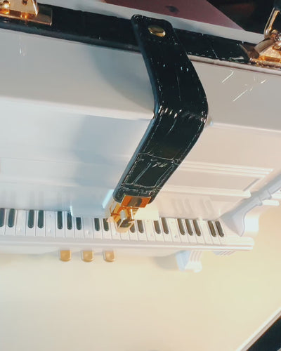 Mala Feminina “Piano Elegante” em Cores Preto e Branco