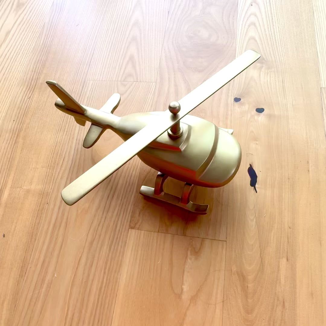 Modelo metálico de helicóptero com possibilidade de gravação personalizada – dourado, 32 cm