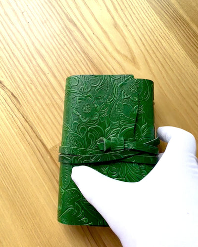 Notatnik Premium em Couro "Elegância da Natureza" - 200 páginas, 120g, caderno, bloco de desenho, 2 cores à escolha, personalização com gravação