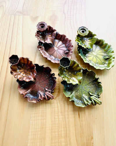 Suporte Elegante de Metal para Incenso Folha de Lótus - 4 variantes à escolha, possibilidade de personalização com gravação para presente