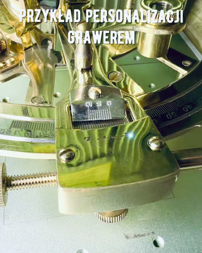 Sextante Artístico de cor dourada - possibilidade de personalização com gravação