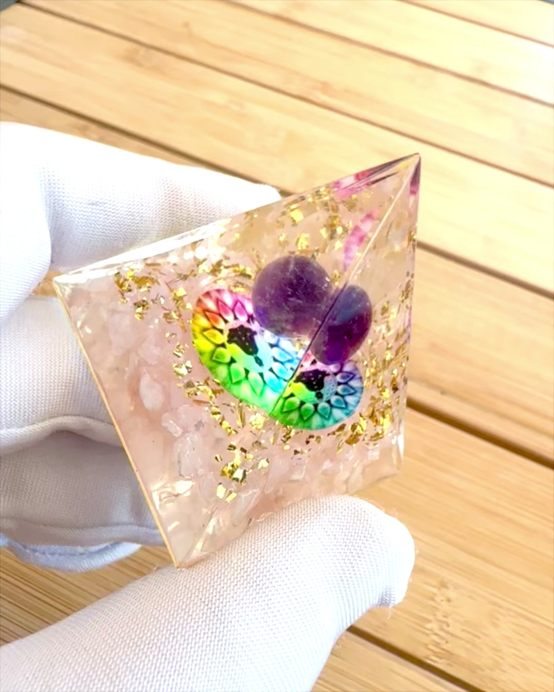 Pirâmide Energética orgonite Pirâmide de Energia "Harmonia da Luz" - Cristalina, para presente