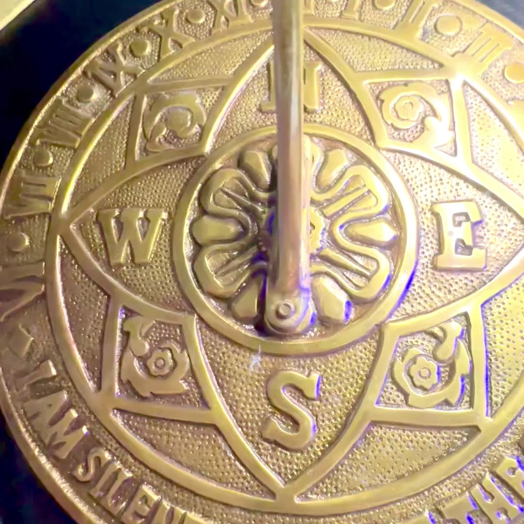 Relógio de sol flor em latão com possibilidade de gravação personalizada
