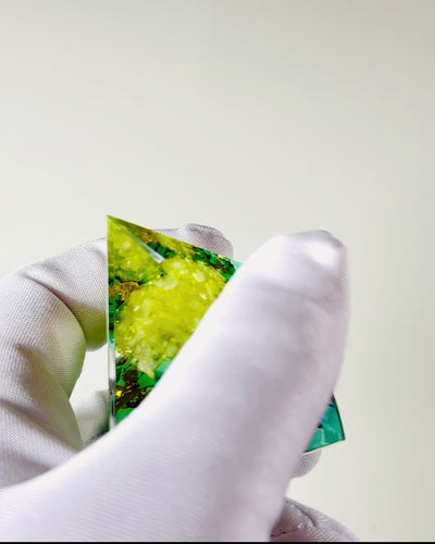 Pirâmide de Orgonite com Citrino e Turquesa – Gerador de Energia Chakra, Ferramenta de Reiki, Decoração para Meditação