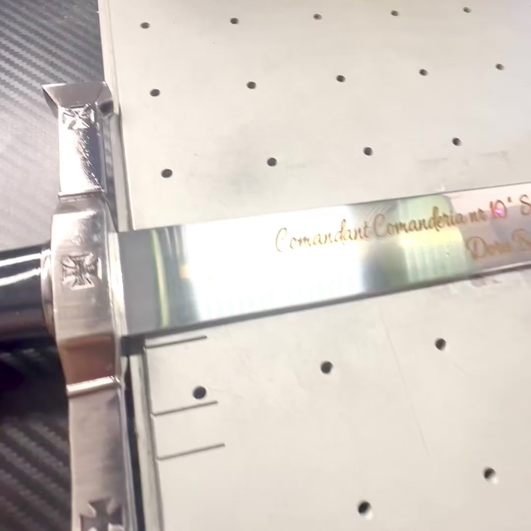 Espada de Cavaleiro em aço de 84 cm com bainha - Réplica SW-114 com possibilidade de personalização por gravação