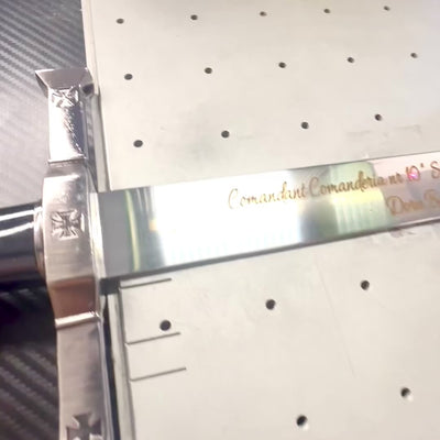 Espada de Cavaleiro em aço de 84 cm com bainha - Réplica SW-114 com possibilidade de personalização por gravação